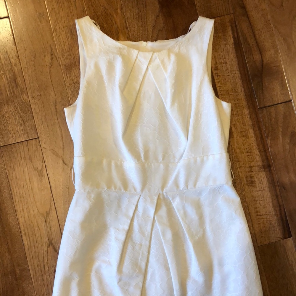 3/$25 White floral printed dress women’s size 7 - Picture 2 of 7